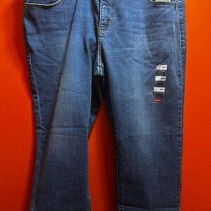 Levi’s 311 shaping capris